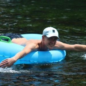 Meet your Posher, Travis